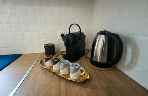 Floral Home 2 - 1st floor apt with private parking! - Photo 20