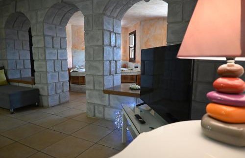 Tranquil Infinity Pool Getaway (private jacuzzi and steam bath, pool, garden, sea and city views) - Foto 40