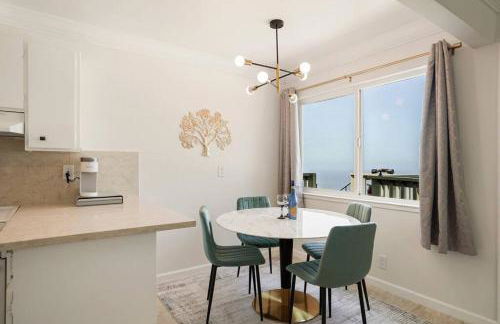 Charming 2BR Coastal Getaway in Pacifica - Photo 19