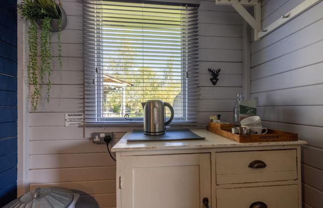 The Little Hide - Adult Only Camping Pods - Photo 10