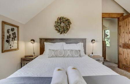 Cabin~Views~Heart of Town~W&D~Fireplace~Kitchen - Foto 31