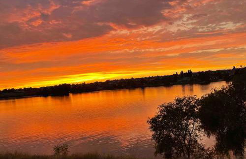 Edgewater Paradise HotTub Private Dock & Game Room - Foto 38