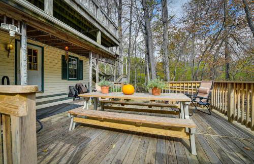 Lanesville Home with Pool Table, Bar and Deck! - Foto 28