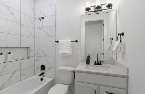 Combined Luxurious Home - Up to 18 Guests - Foto 28
