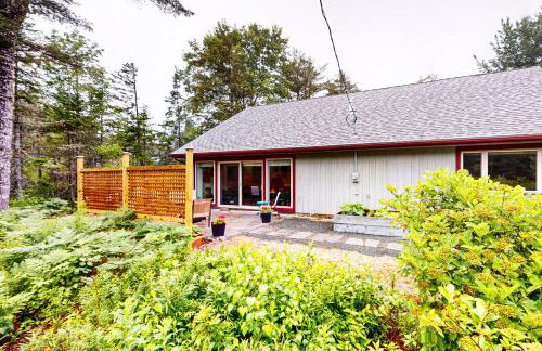 Secluded 2 BR Cottage with Private WandD, WiFi and Patio - Photo 23