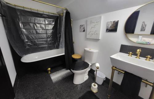 Spacious, Renovated, 5-bedroom Retreat, Near I-85 - Foto 6