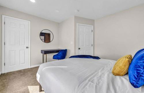 BIG 4BR House 7 Mins to Downtown with Foosball and Games - Foto 33