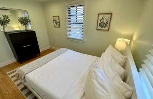 Epic Downtown Newport 6BR Whole House w Parking - Foto 42