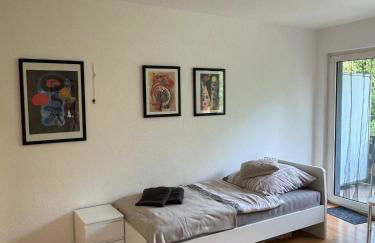 Sonniges CityNest Apartment mit Balkon und bester Verkehrsanbindung Komplette Unterkunft - Foto 3