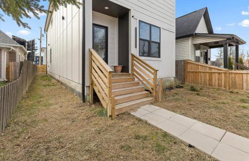 Spacious Downtown Indy Home Perfect for Groups - Photo 68