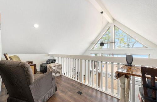 Beautiful Overlooking Shoreline 2BDR Chalet 2892 - Foto 14