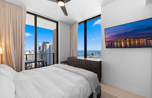 On The 49th Floor! Condo on Highest & Free Parking - Foto 24