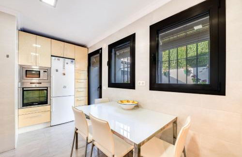 Villa in Marbella with golf views - Photo 30