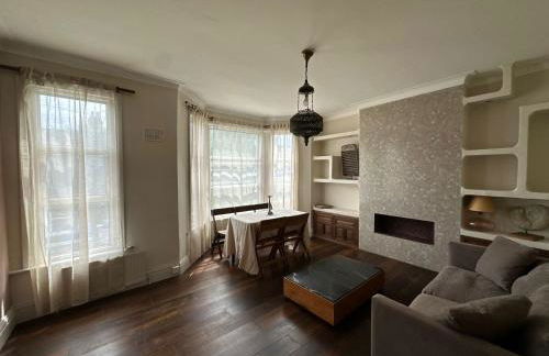 Serene Moroccan - Inspired Retreat in Classic Kensal Green - Photo 2