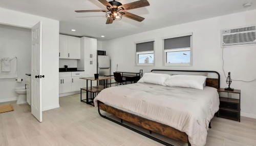 Modern King Suite #12 - Steps to Beach - Foto 4