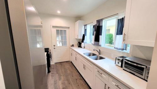 Perfectly located Pico Robertson ground floor 3 bedroom apartment Walk to restaurants WIFI TV Game Console Parking 5 minutes to Rodeo Drive - Foto 5, stove, dishwasher