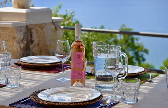 Restored 350 Year old Villa, Stunning Views, Idyllic Location, Large Pool - Photo 7