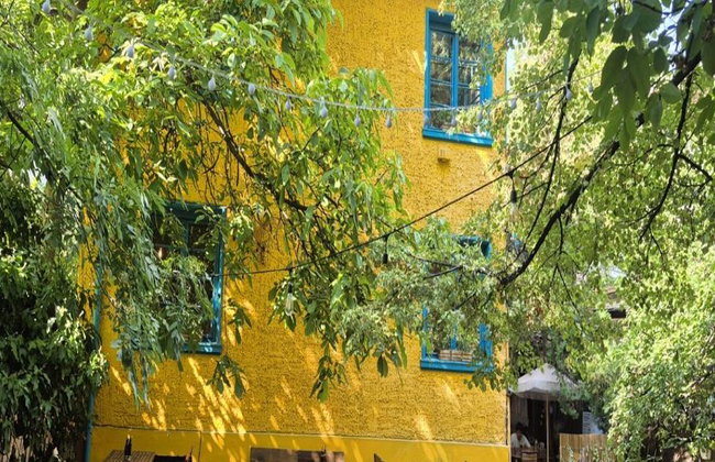 Bulgarian Food & History Tour in Sofia – Includes Vintage Tram Ride - Foto 2