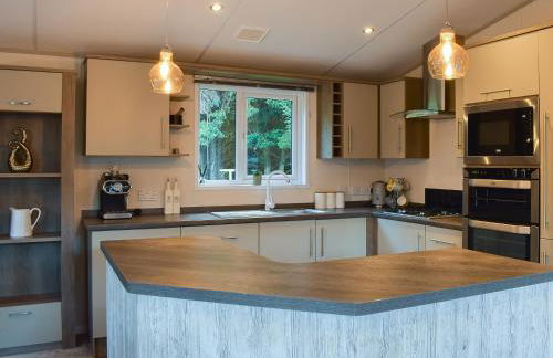 Riverside Lodge - Photo 8