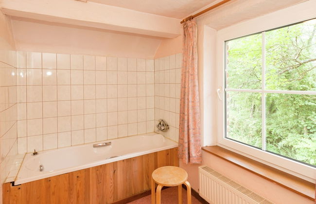 Glorious Holiday Home in Wéris with Hot Tub - Photo 17