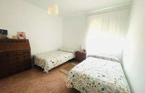 Chalet con piscina en la naturaleza - Foto 9