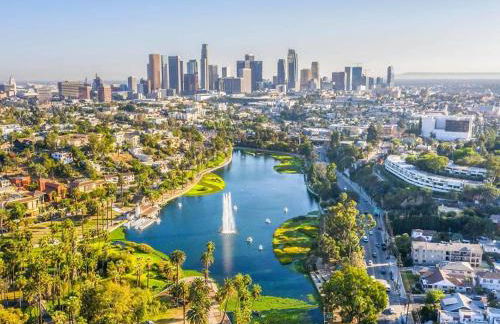 Echo Lake view condo - newly renovated - centrally located - Photo 1