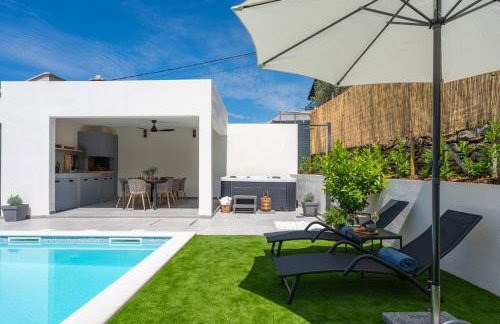 Apartment Gironi with Pool, Jacuzzi - Photo 11