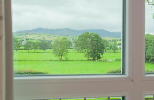 Beautiful mountain views & private hot tub - Foto 42