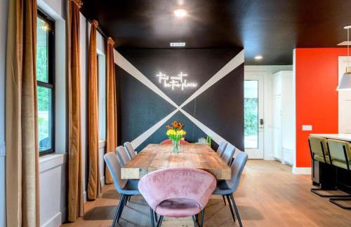 Queens Gambit - 7 Minutes from Downtown - Sleeps 16 - Foto 15