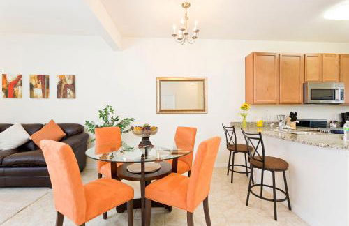 3Br 3Bath Townhome BBQ Pool 15min Disney 1291ft - Foto 7