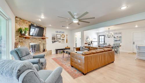 Modern, Spacious! Lake Buchanan Retreat with Hot Tub - Foto 5