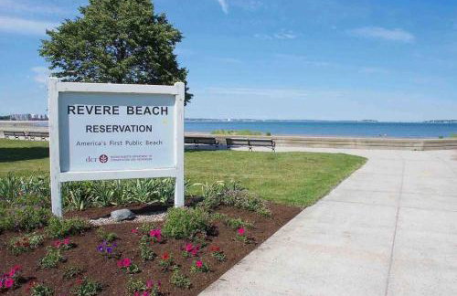Stylish and Cozy at Revere Beach - Foto 20