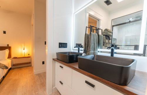 Artisan Oasis-hot Tub Fire Pit 8bd Whole House - Photo 27