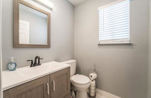 Luxury Living Just Steps from the Strip - Foto 18