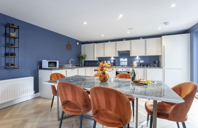 Elliot Oliver - Luxury 3 Bedroom Town Centre Apartment With Parking - Photo 16