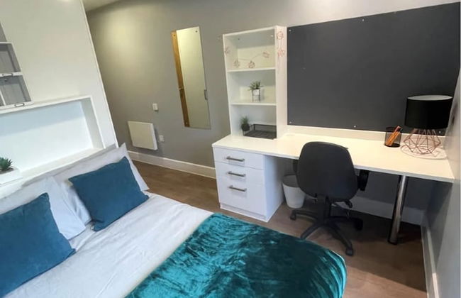 Student Only Tramways - Photo 7