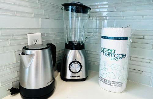 Heated Pool Tropical House with Summer Kitchen 3BR- Oasis in Miami! - Foto 31