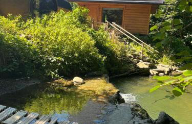 Chatka z sauną nad rzeką - Foto 1