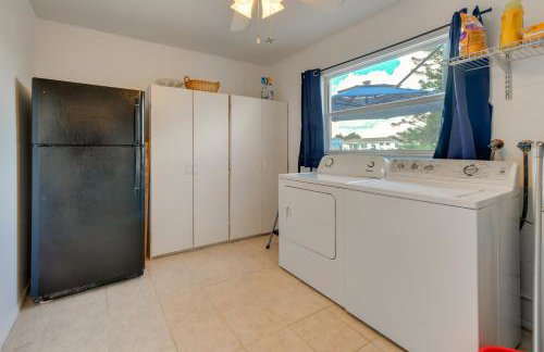 Family Friendly! Games! Waterfront North Port Home - Foto 23