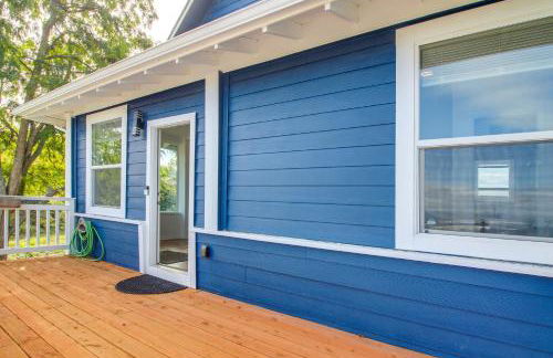 1 Mi to Dtwn Coos Bay Sleek Apt with Deck and Views! - Foto 23