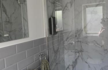 Blundens Holiday Lets - Hatfield - Photo 13