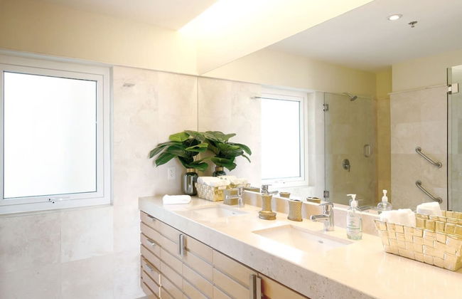 Enjoy Your Stay at a Luxury 3 Bedroom Condo With Stunning Lake Views - Foto 21