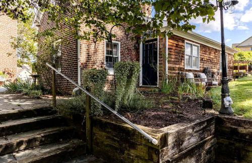 Thoughtfully Design Cottage with Breathtaking Indoor and Outdoor in Maryland - Photo 39