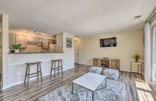 Inviting Charlotte Getaway - Half Mile to UNC! - Foto 18