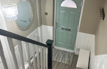 Modern 2 Bedroom House Near London City Airport, Excel, O2 & DLR with FREE Parking & Privet Entrance - Foto 18