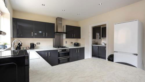 Boyton House Sleeps 14 Long Stays Parking Wi-Fi - Foto 5