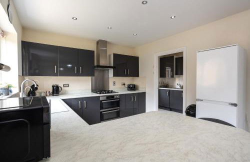 Boyton House Sleeps 14 Long Stays Parking Wi-Fi - Foto 5