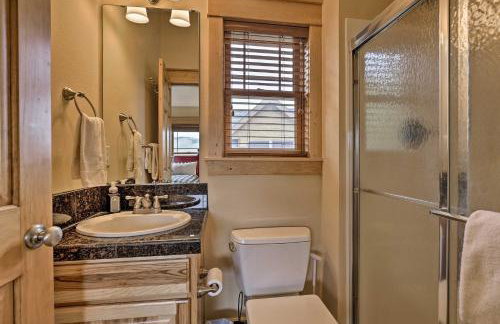 Fish, Hike and Ski Riverfront Granby Cabin! - Foto 14