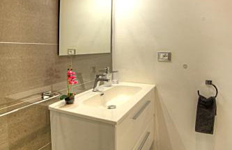 Stylish Apartment near Siena I Private Parking & Air Con & WiFi - Photo 14