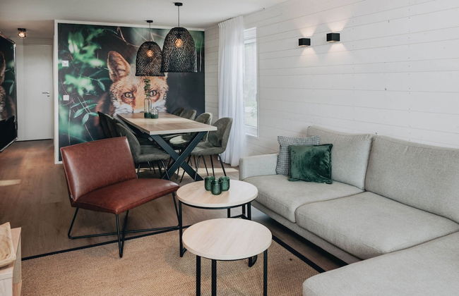 Spacious Villa in Forest Park - Photo 5